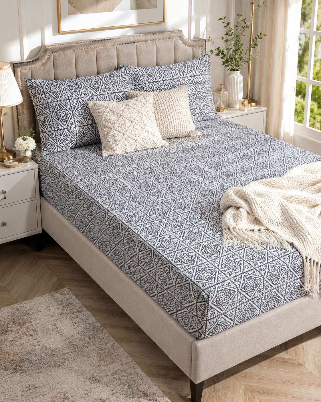 Black and white motif Bed Set 